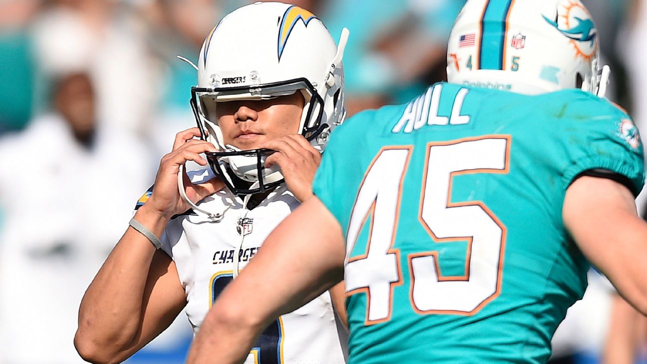 San Diego Chargers tight end Antonio Gates (85) catches a 9-yard