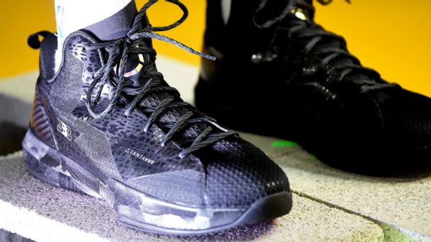 sneaker tracker