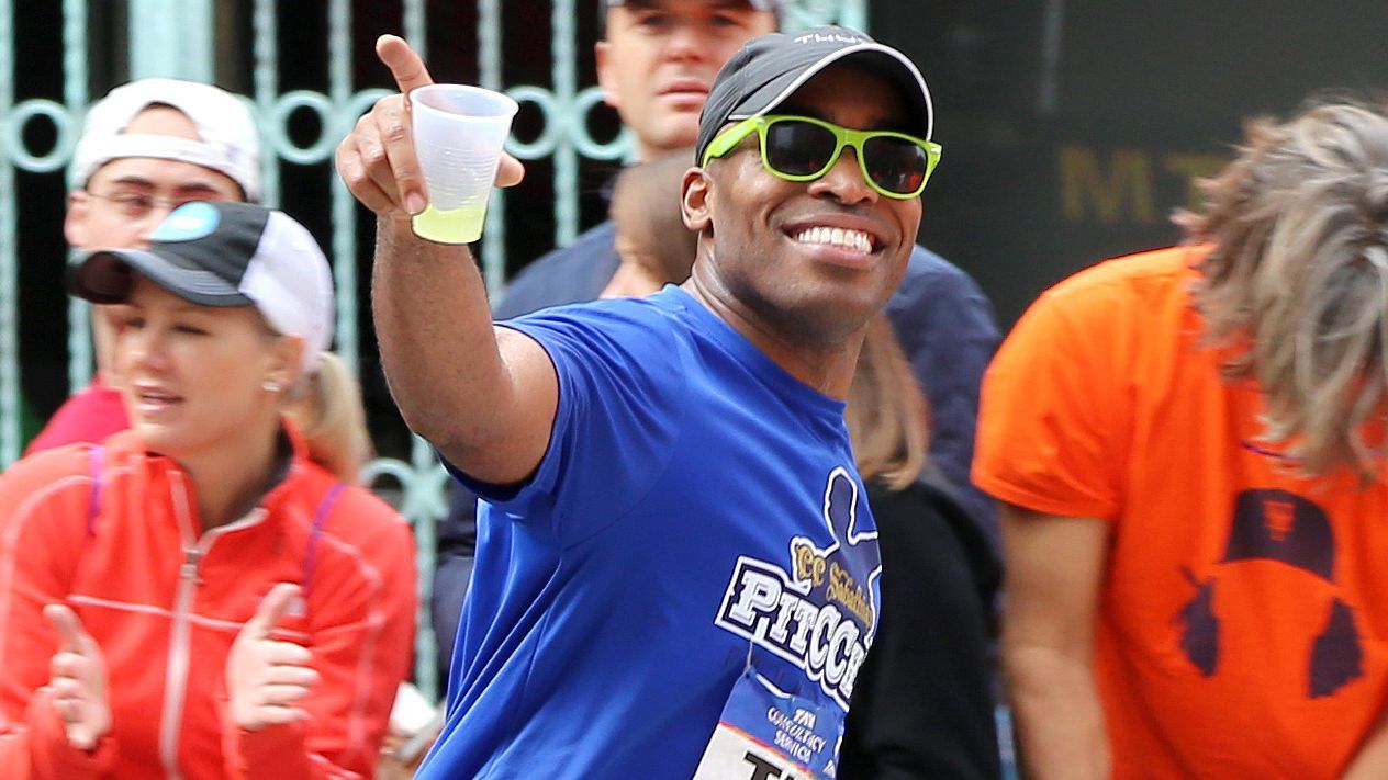 Retired NY Giants running back finishes his 13th marathon