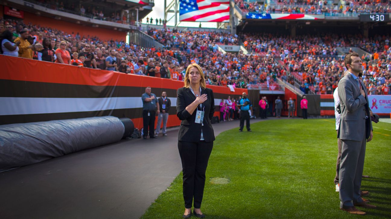 The pick isheads! Bengals fan does fake coin flip before announcing  draft pick