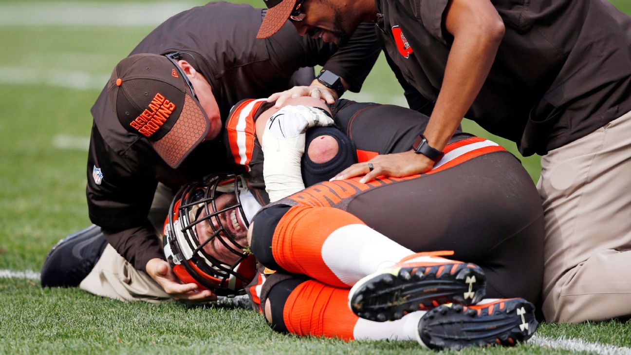 Injury ends Cleveland Browns tackle Joe Thomas' snap streak at