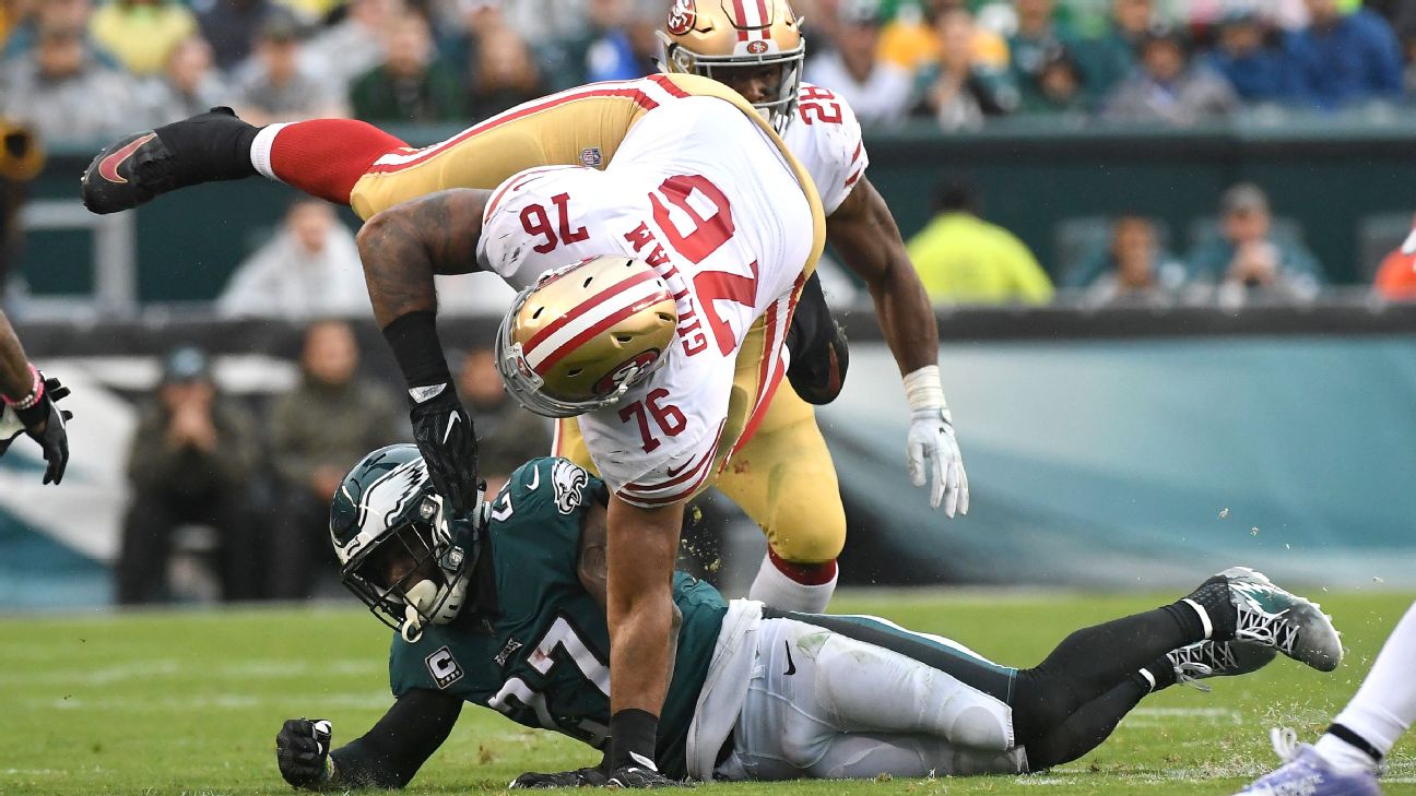 Arik Armstead puts Pierre through football drills