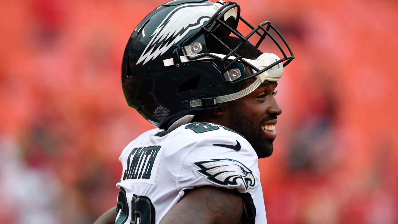 Philadelphia Eagles trade Torrey Smith to Carolina Panthers for