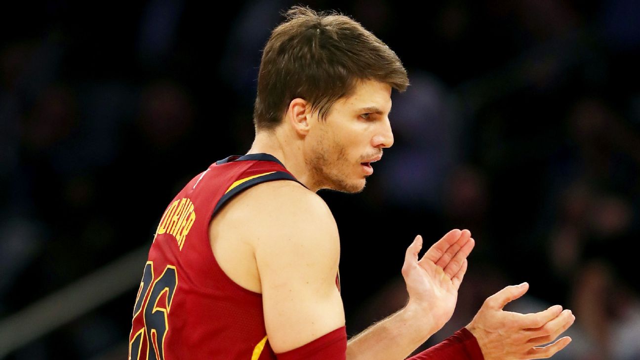 Kyle Korver leaves Cavs following brother's death