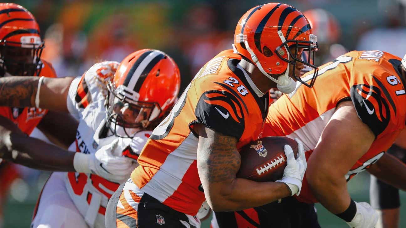 Joe Mixon meets with Bengals offensive line amidst slow start to