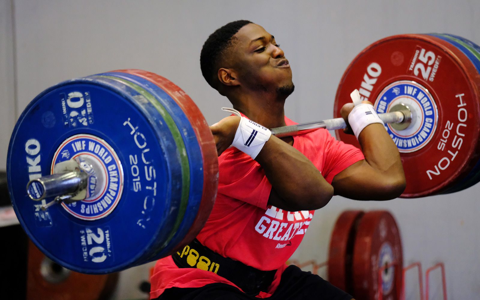 Bro thinks it's the world series Grown man deadlifting a plate