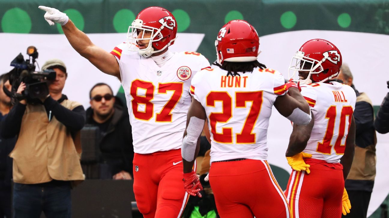 ESPN Fantasy - Travis Kelce is the first TE in NFL history with four  straight 1,000-yard seasons 