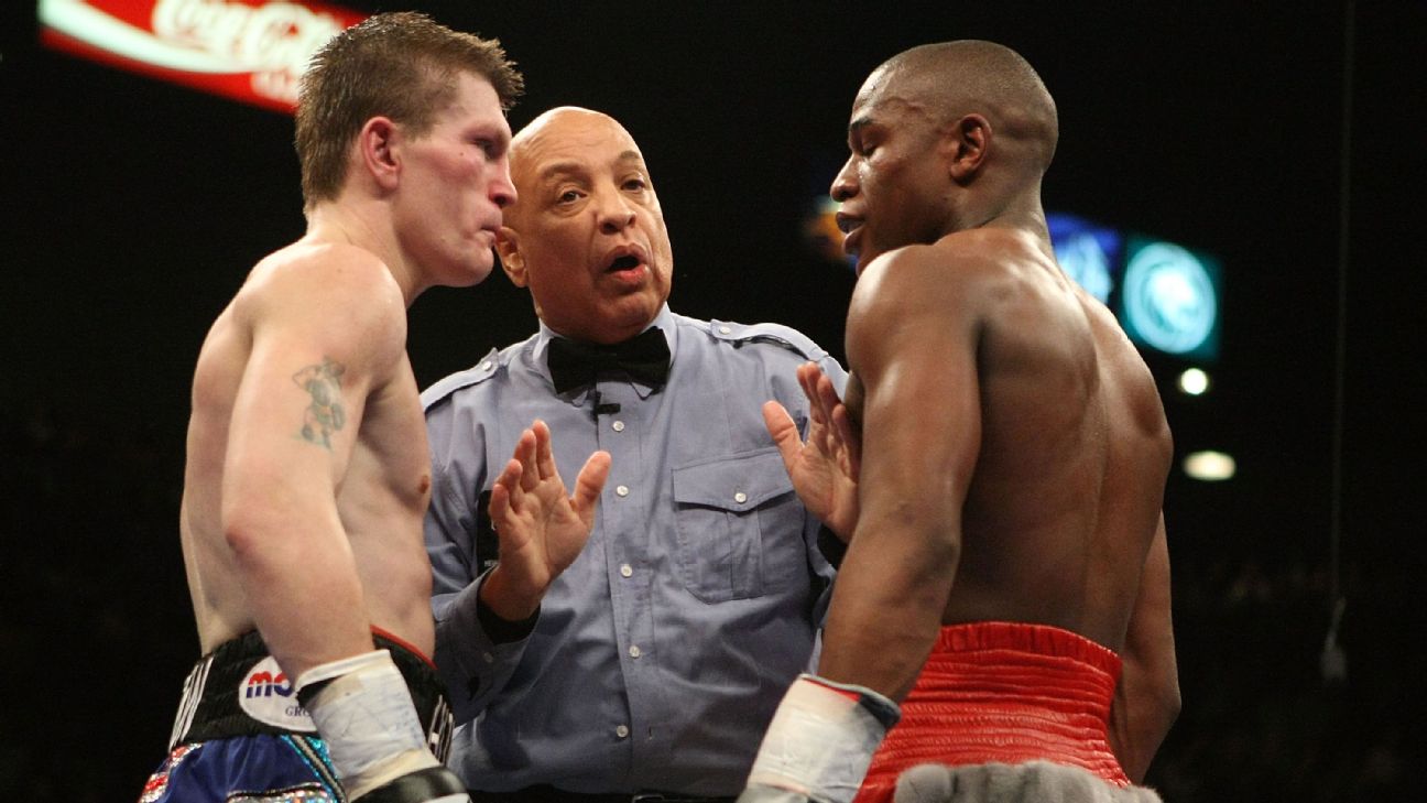 Ricky Hatton acknowledges Floyd Mayweather Jrs genius 10 years after their fight