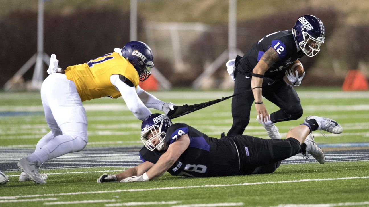 Mount Union beats Mary Hardin-Baylor 12-0 for D-III title