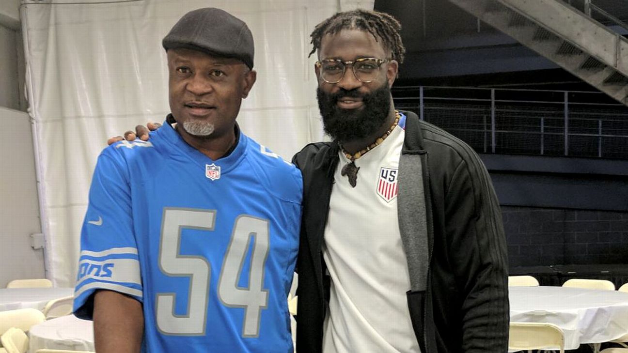 Detroit Lions give game ball to LB Steve Longa after father's death