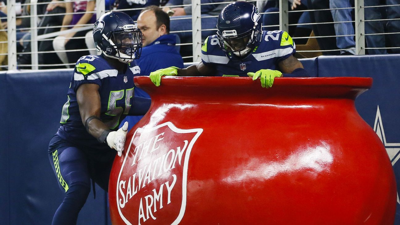 NFL won't fine Ezekiel Elliott for Salvation Army kettle jump