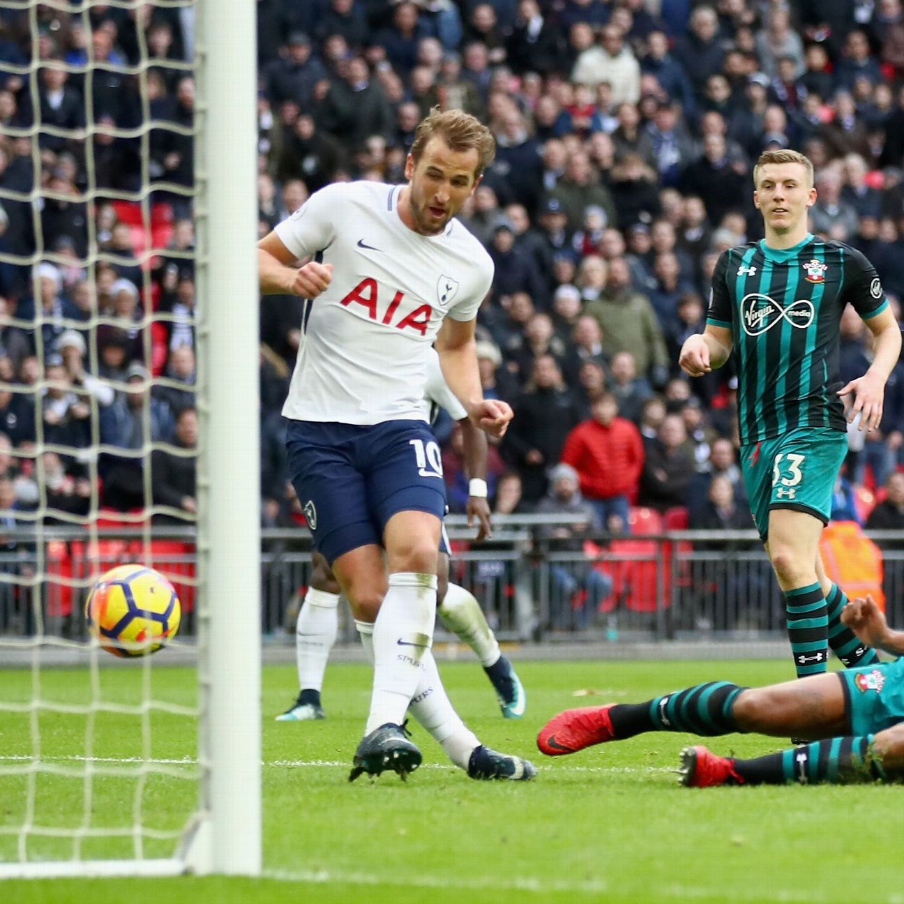 Ben Davies backs Tottenham star Harry Kane to break Alan Shearer's Premier  League goals record 