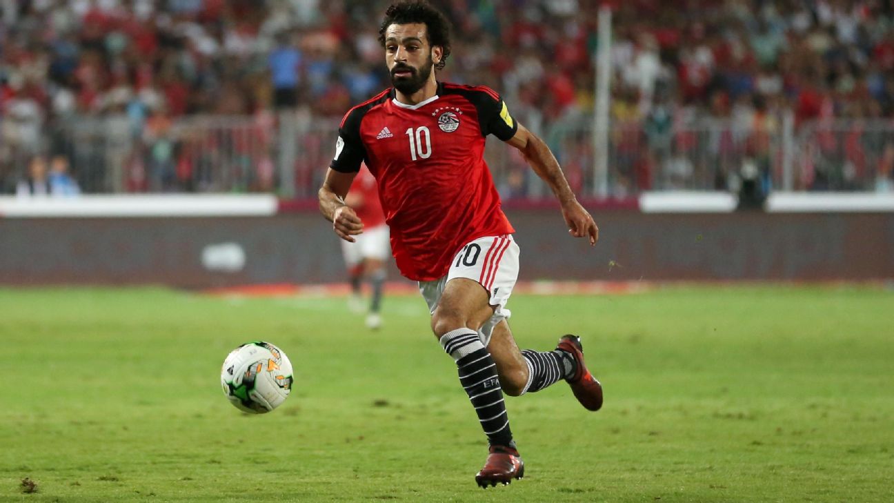 O jogador de futebol Mohamed Salah doa centro de ambulâncias para