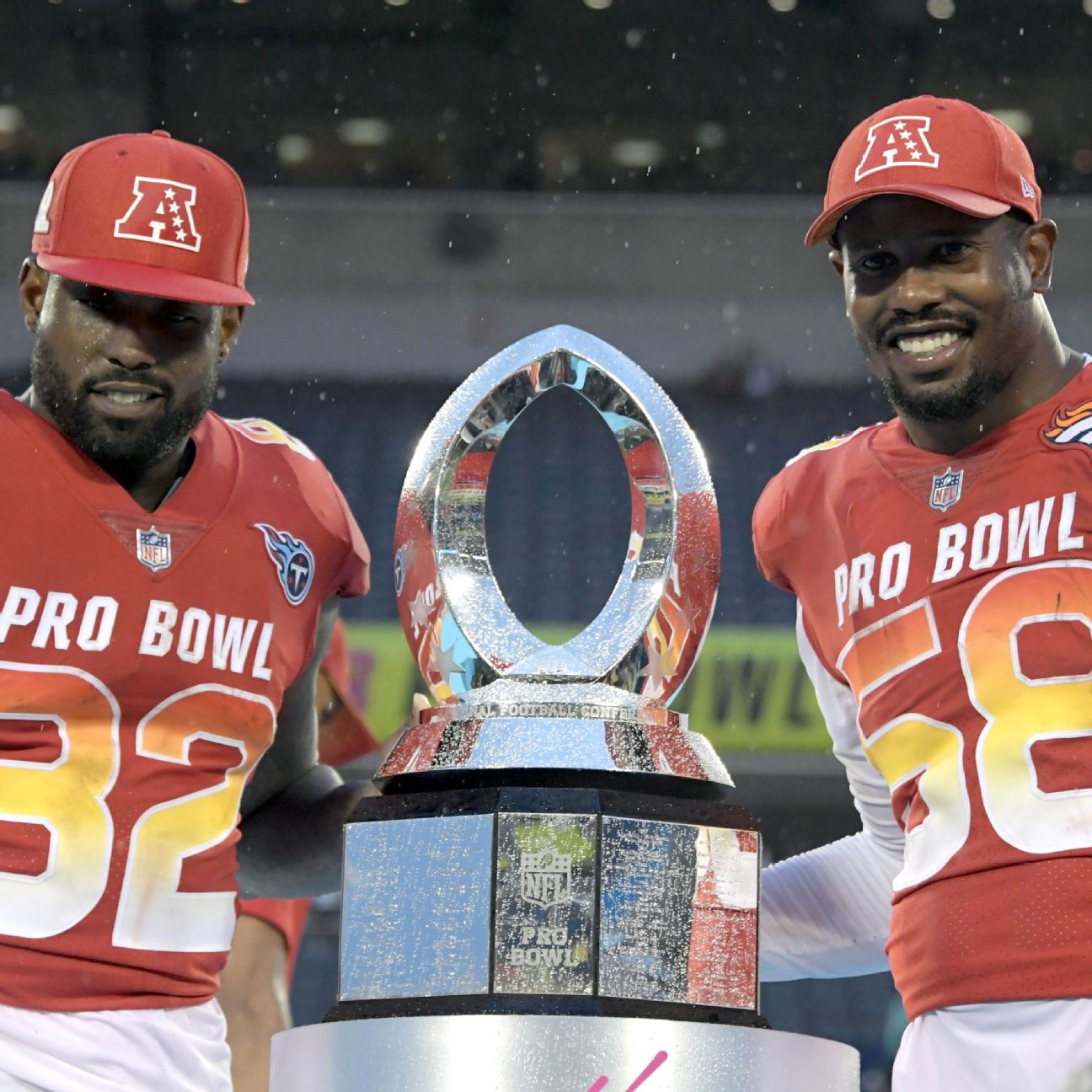 Von Miller, Derek Carr, Delanie Walker help AFC rally to win Pro Bowl – The  Denver Post