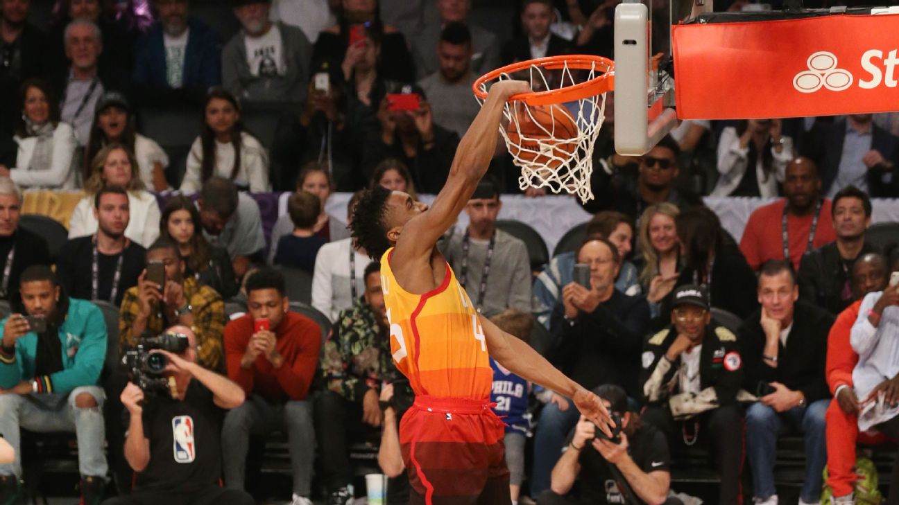Donovan Mitchell Won The Slam Dunk Contest With A Vince Carter Tribute
