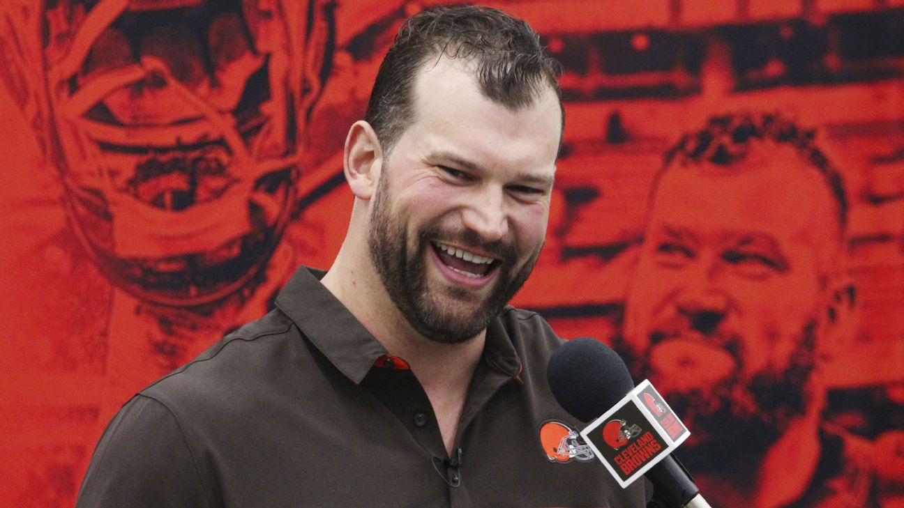 Iron man Joe Thomas lives to be a Cleveland Brown - ESPN