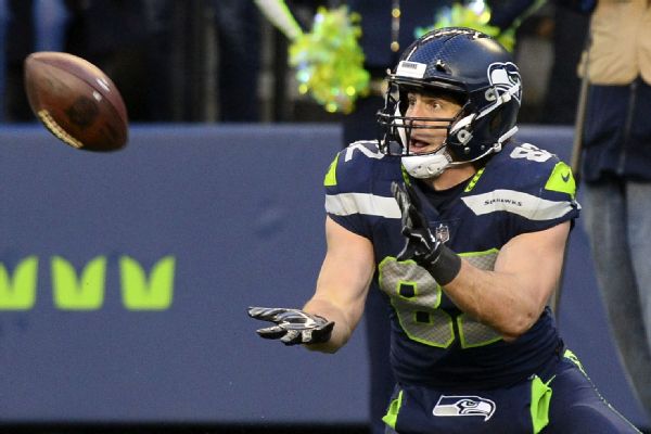 TE Willson retiring day after Seahawks signing