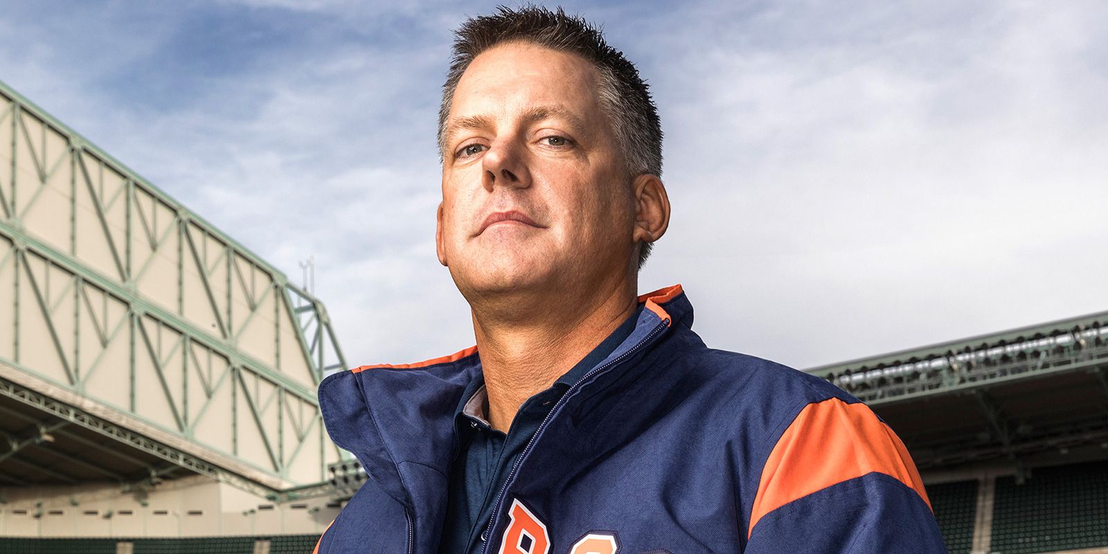 Astros manager A.J. Hinch jokingly dons 'Coach' on jersey