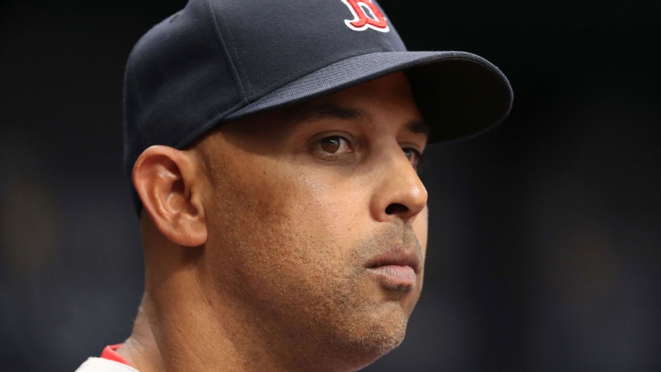 Red Sox' Alex Cora returning home to Puerto Rico for daughter's