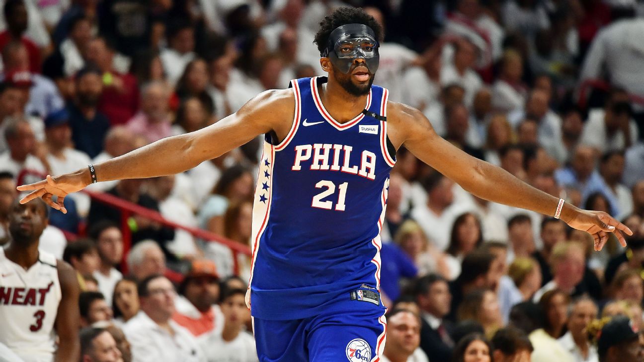 Embiid returns for 76ers in Game 3 with protective mask