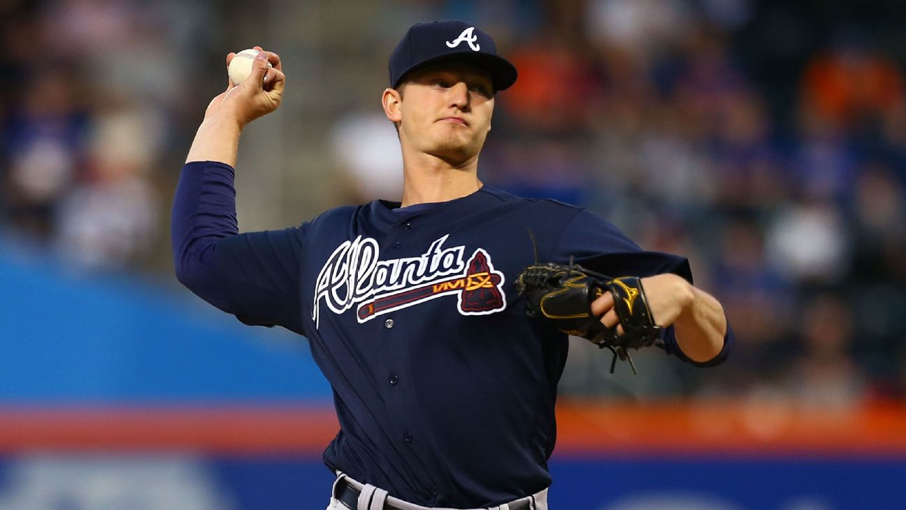 Soroka wins MLB debut, pitches baby Braves past Mets 3-2