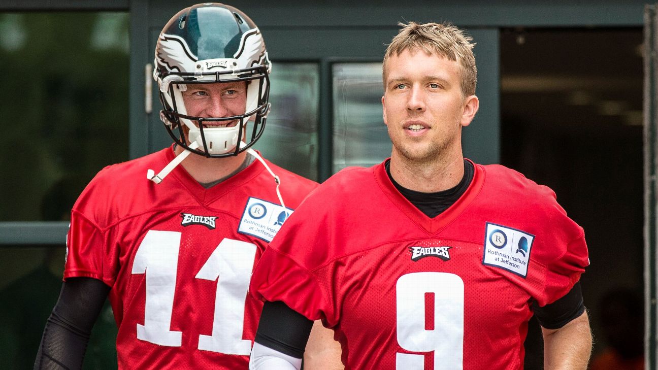 Eagles make it official: Foles will start at QB