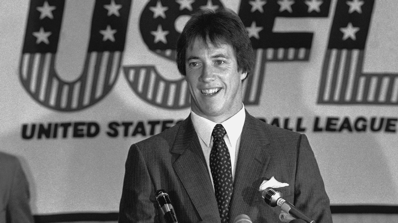 Herschel Walker, Jim Kelly Among Original USFL's Fantasy Stars - Sports  Illustrated