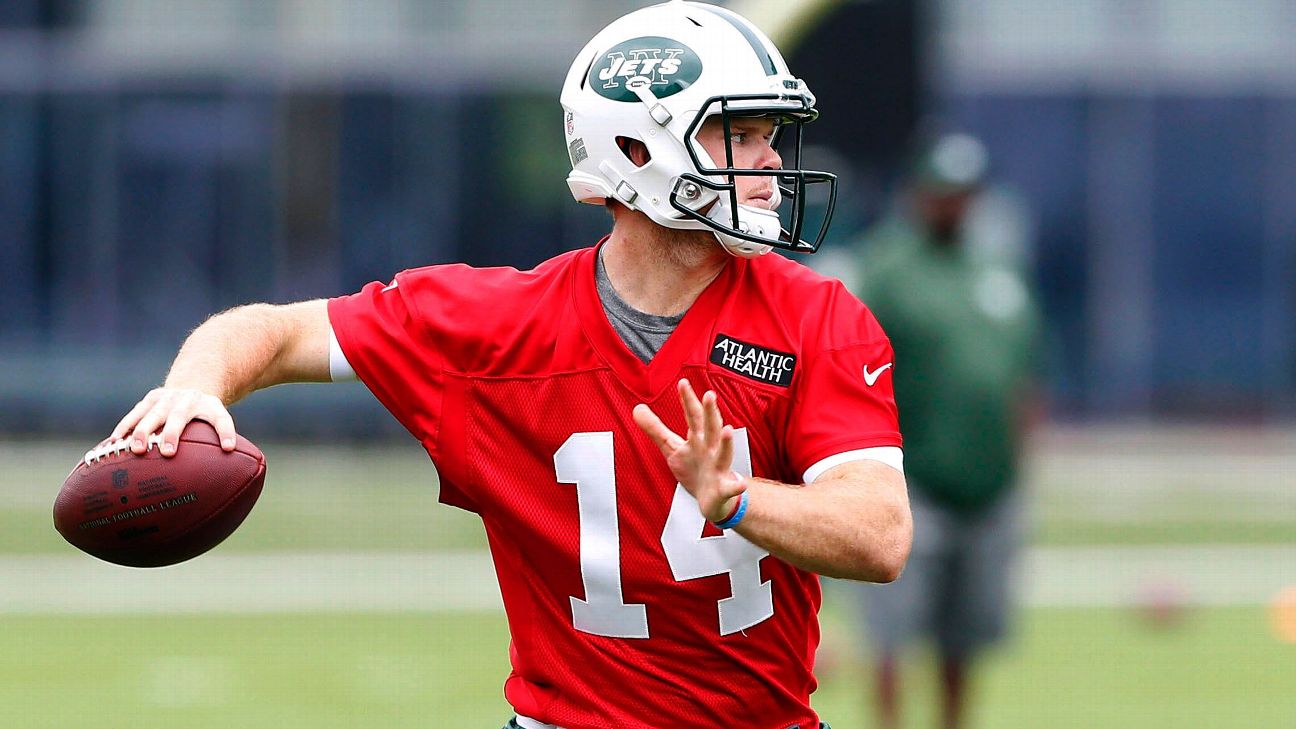 Sam Darnold ends holdout, signs Jets deal