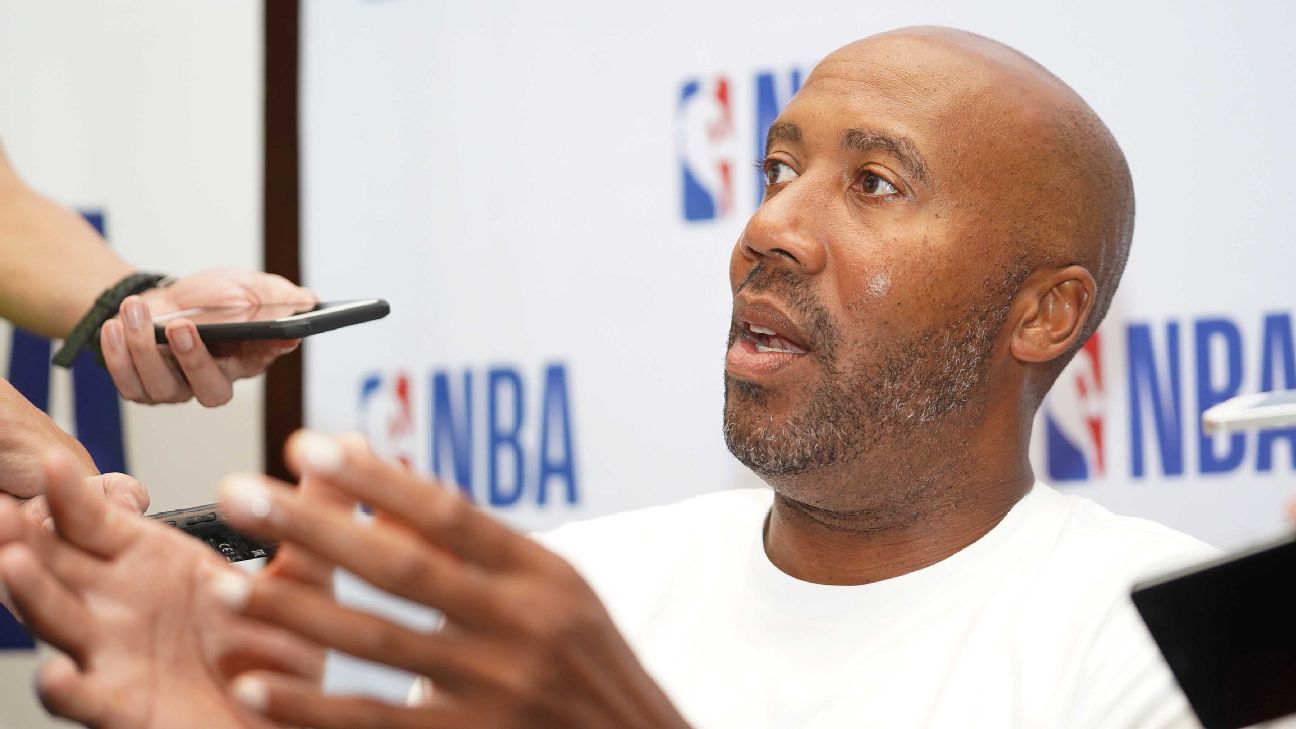 Long Live The Defensive Specialist: Bruce Bowen Retires As The  Quintessential Spur - Pounding The Rock