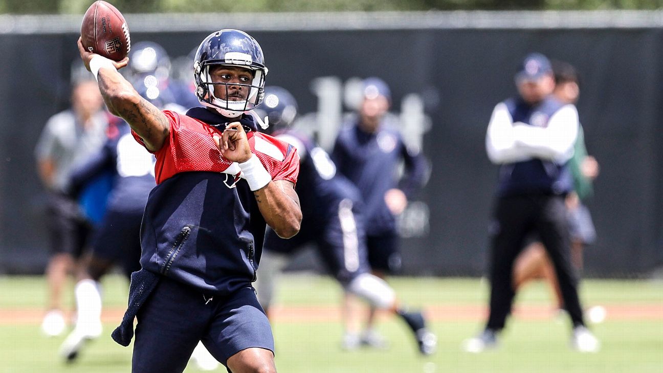 Texans QB Deshaun Watson gives Ravens' Lamar Jackson 'MVP' jersey - Sports  Illustrated