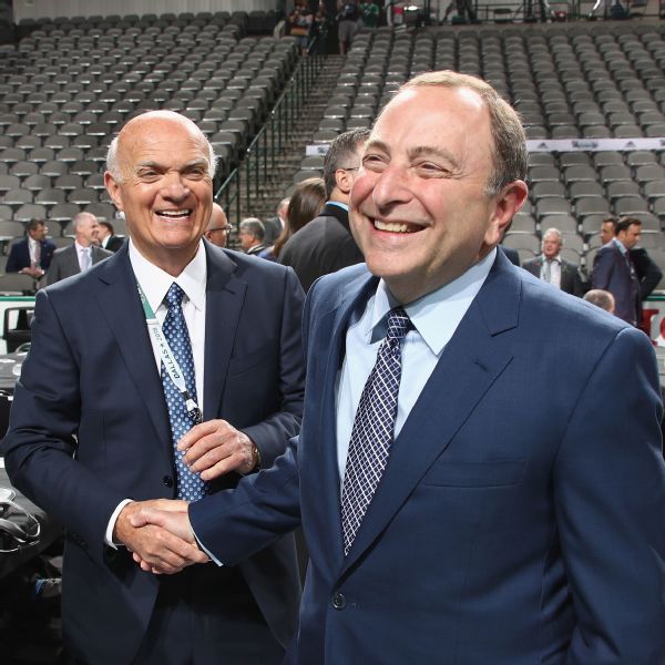 Lamoriello honored as top GM after Isles impress