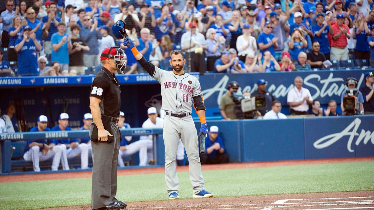 New York Mets' Jose Bautsta receives standing ovation in Toronto (Video)