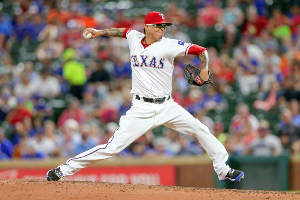 Angels re-sign RHP Chavez to minor league deal