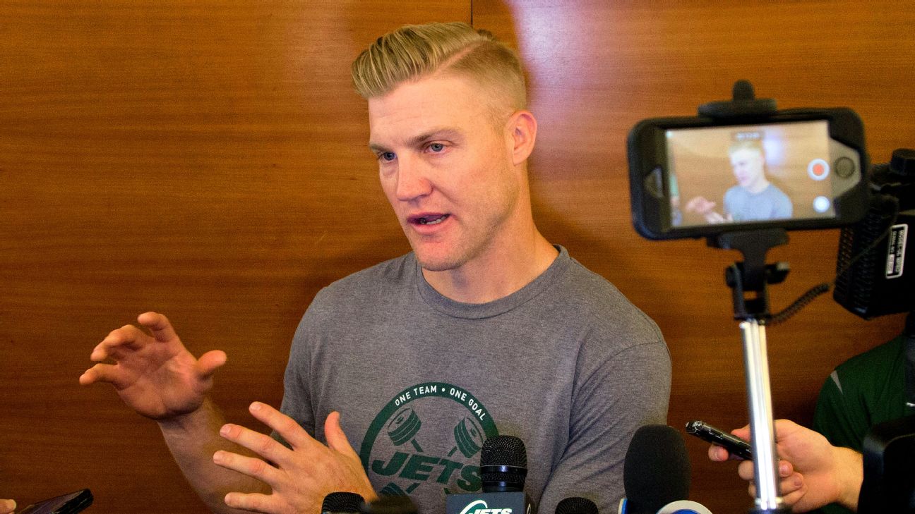 Josh McCown Shared a Great Picture of His Daughter That Shows How Crazy His  Career Has Been