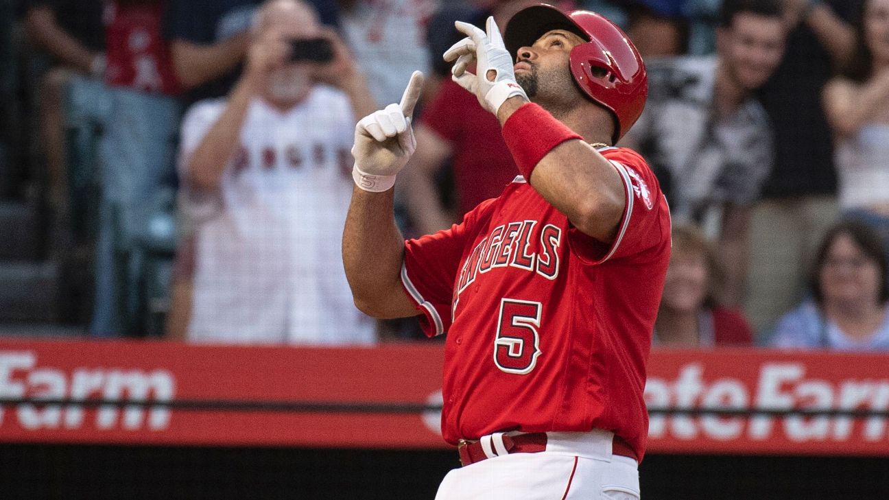 Pujols ties Griffey on career homer list