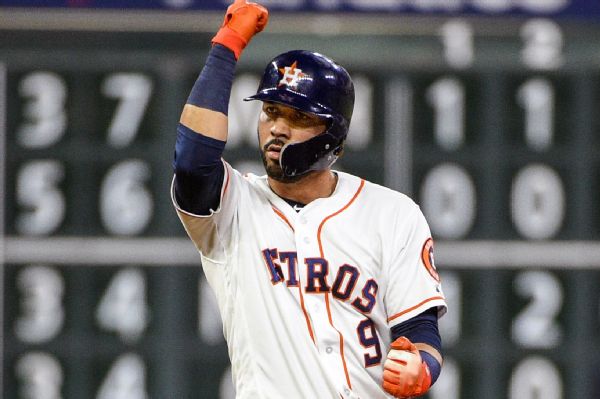 Gonzalez rejoins Astros with minor league deal