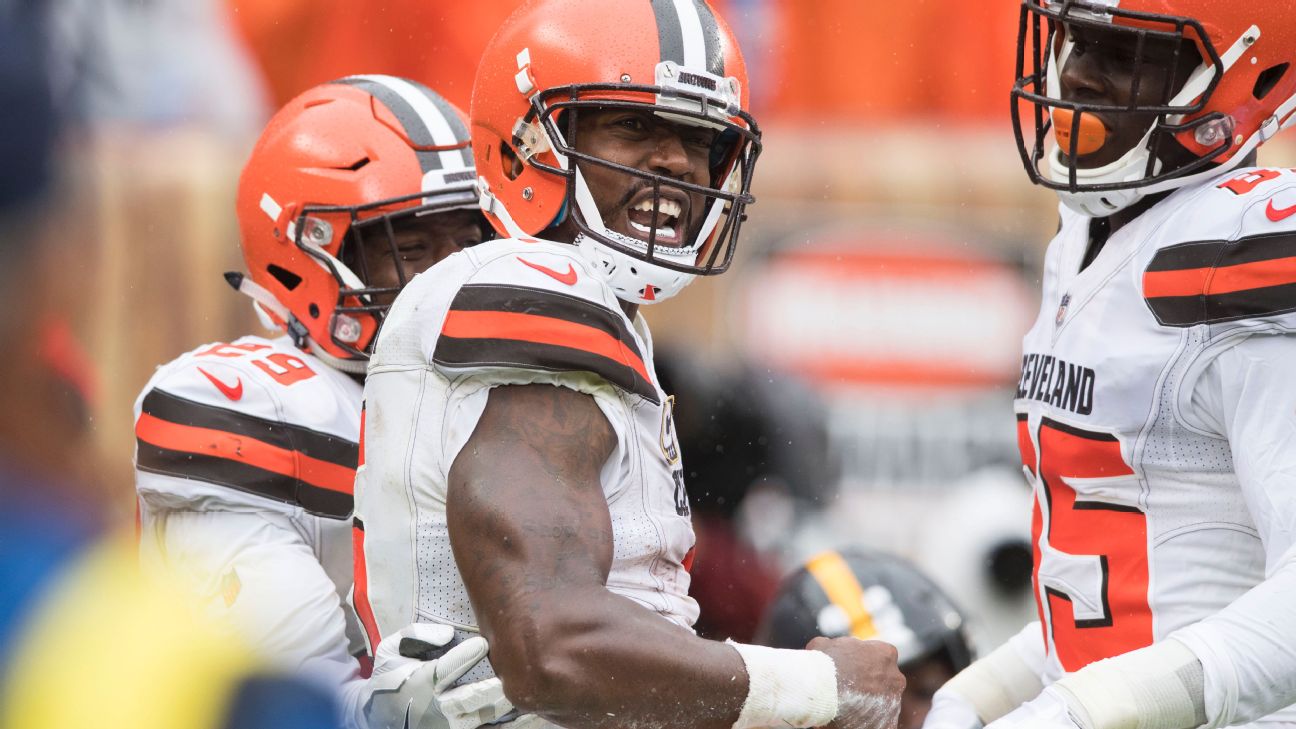 What happened in the Browns' 21-21 tie with the Steelers 