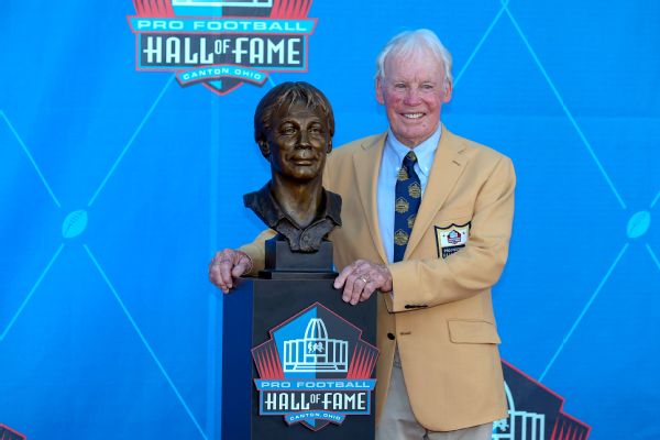Hall of Fame NFL executive Beathard dies at 86