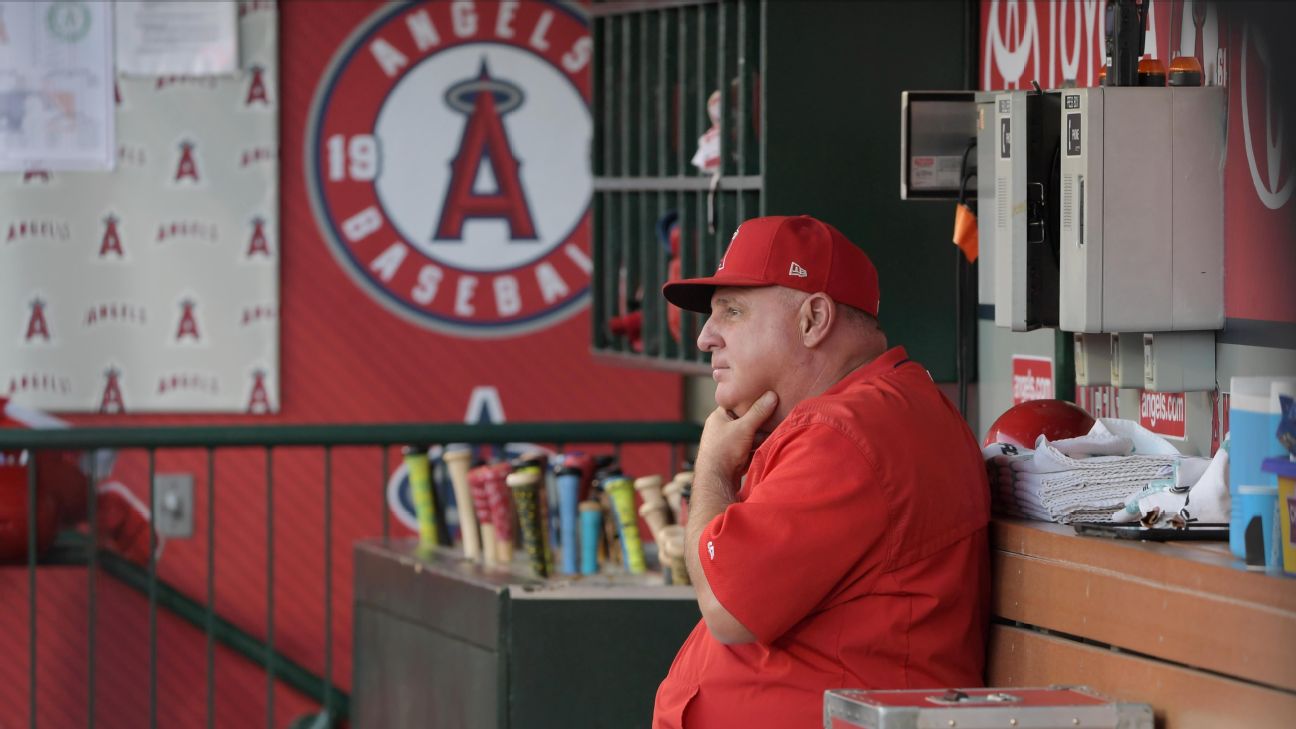 After 19 years, Mike Scioscia stepping down as Angels manager