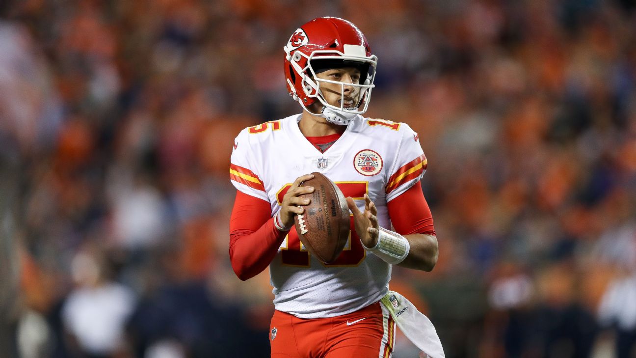 Patrick Mahomes is expected to miss 4-6 weeks with knee injury - Los  Angeles Times