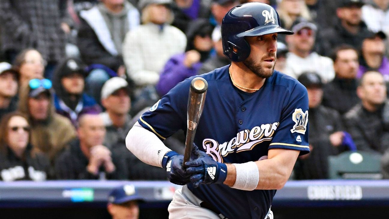 Brewers' Travis Shaw benefiting from experience, maturity