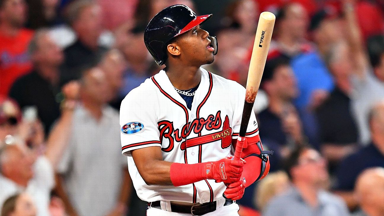 Ronald Acuna Jr. lifts Commissioner Trophy in Braves parade 
