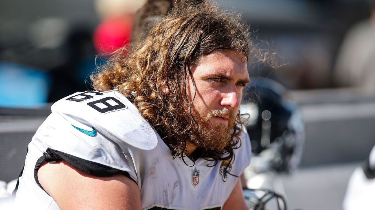 Andrew Norwell, free-agent guard, signs with Washington Commanders