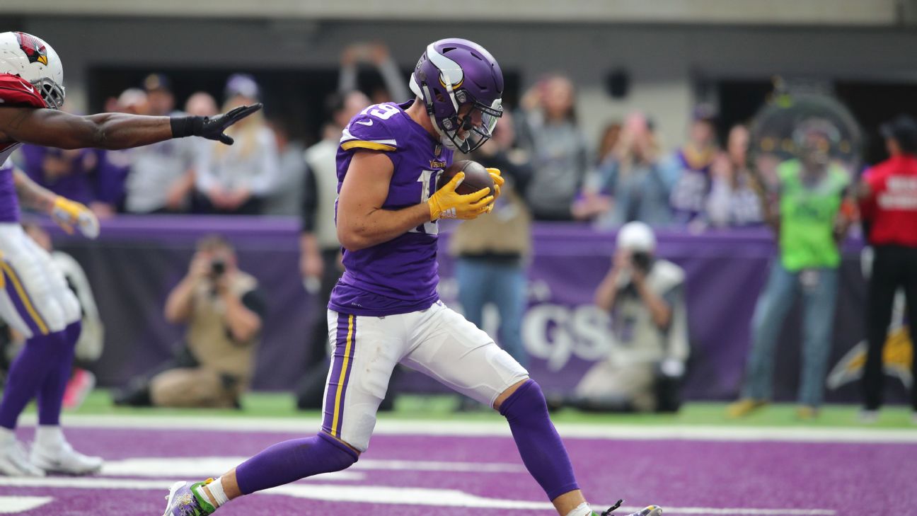 Minnesota Vikings' Adam Thielen during warm-up before during the