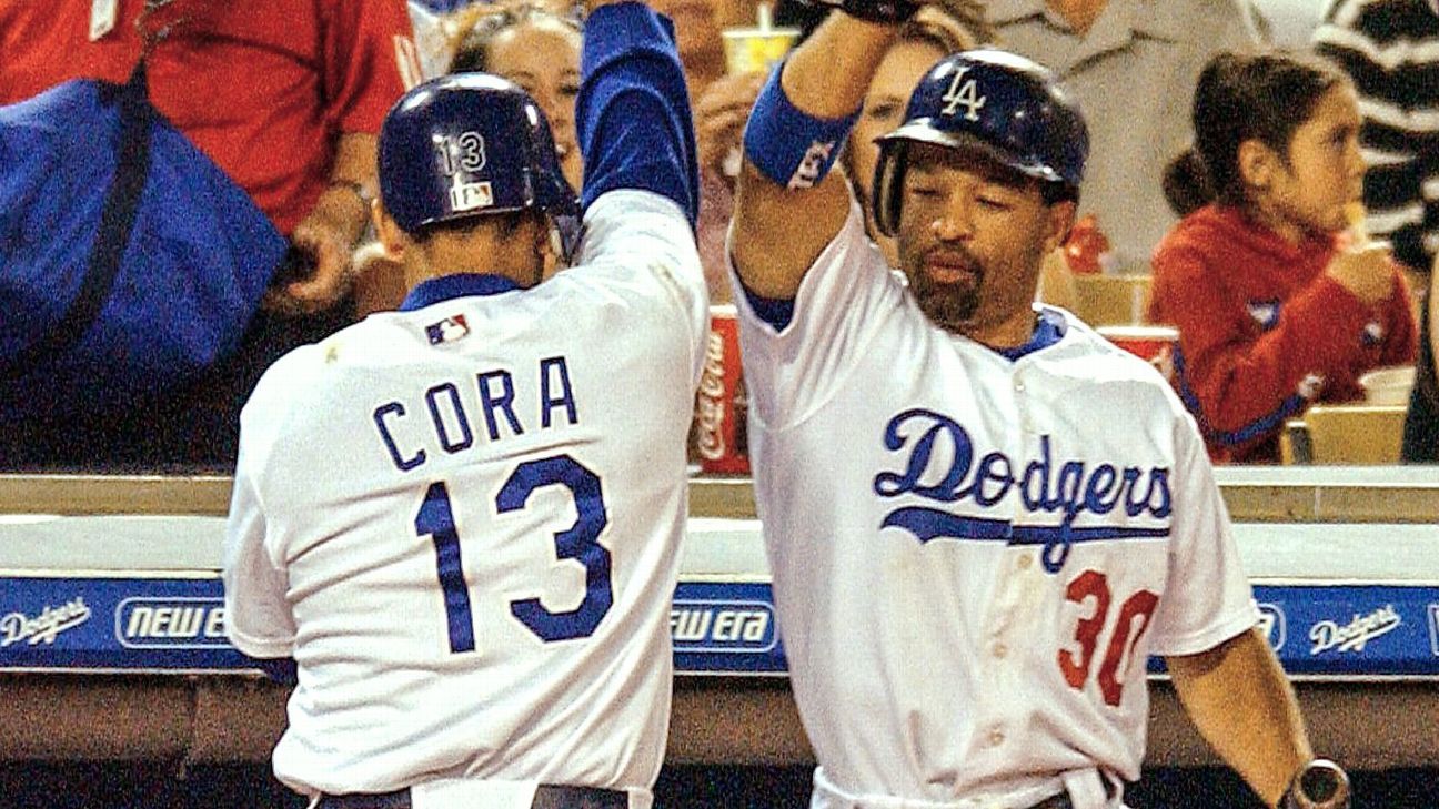 MLB - How an epic at-bat showed the bond between Dodgers teammates, World  Series foes Dave Roberts and Alex Cora - ESPN