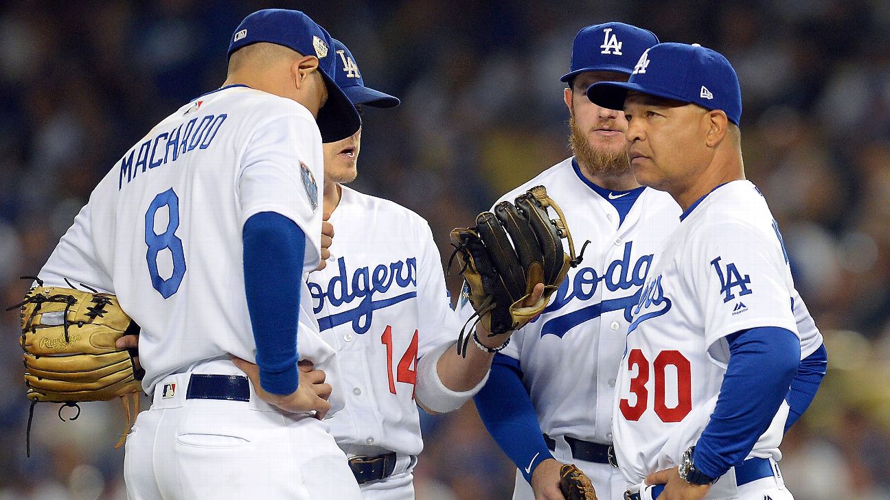 Los Angeles Dodgers Fans Boo Dave Roberts Before World Series Game 5 ...