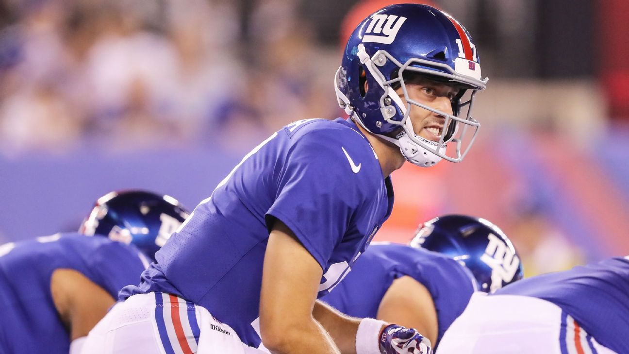 New York Giants quarterback Kyle Lauletta works out during NFL football  training camp, Thursday, July 26, 2018, in East Rutherford, N.J. (AP  Photo/Julio Cortez Stock Photo - Alamy