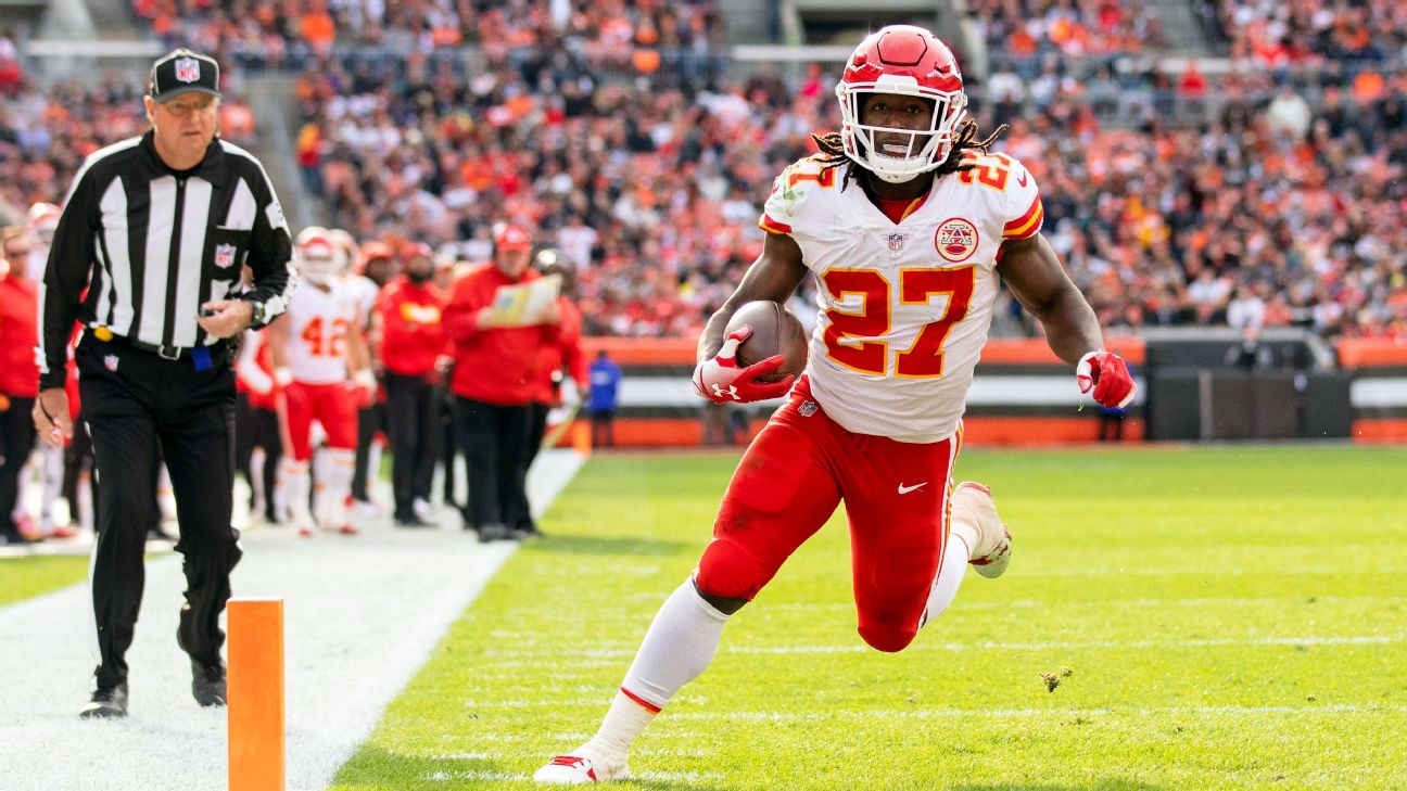 2018 Score Color Rush Kareem Hunt Kansas City Chiefs #2