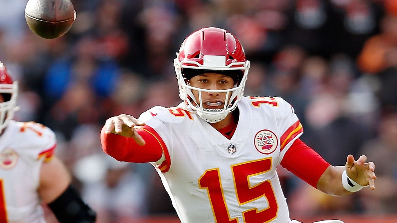 Chiefs quarterback Patrick Mahomes shares special message about the late Len  Dawson