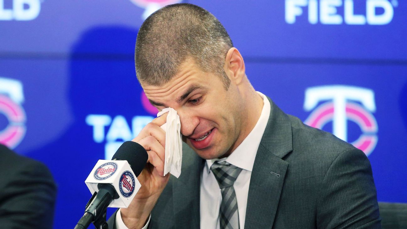 Emotional Joe Mauer bids farewell to Twins: 'I made the right decision